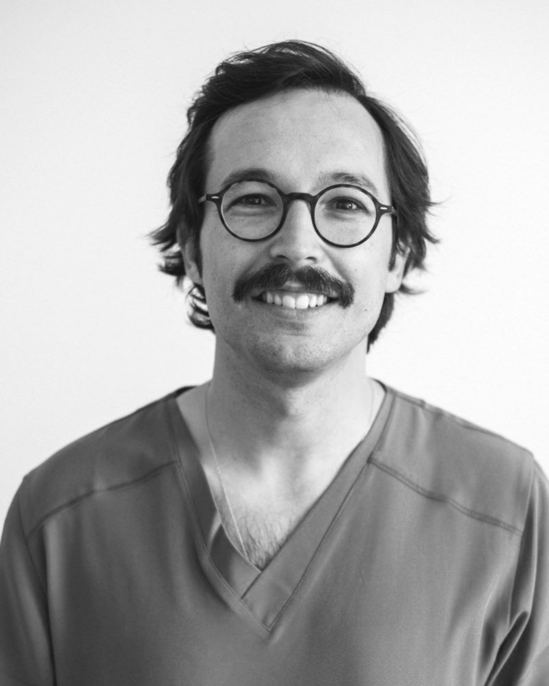 Dr. Rodríguez Cueto. Especialista en implantes dentales en Gijón
